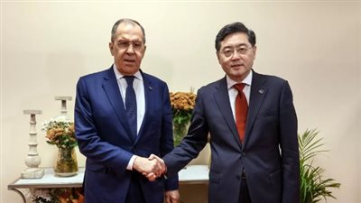 وزيرا خارجية الصين وروسيا يبحثان موقف بكين من التسوية السياسية في أوكرانيا