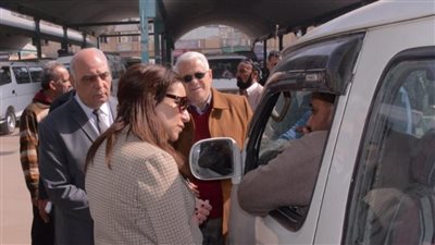 نائب محافظ البحيرة تتفقد مجمع مواقف دمنهور للتأكد من الالتزام بالتعريفة المقررة| صور