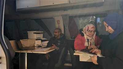 سيارات متنقلة لتقديم الخدمات الحكومية بمراكز الأقصر