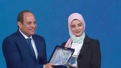 صنف عالميًا.. أماني الفولي ابنة المنيا كرمها الرئيس السيسي بعد تحويل النباتات الطبية إلى بسكويت وشاي