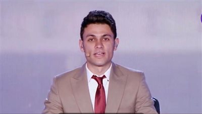 كريم الخولي يتألق في ارتجال فقرة تليفزيونية عن السينما.. ولجنة تحكيم الدوم: أنت طلقة إعلامية