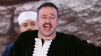 المتسابق أمير عبد الواحد يقلد سمير غانم وياسمين عز في برنامج الدوم.. ولجنة التحكيم: دي حاجة مش بتتكرر