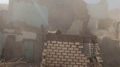 انهيار 5 منازل في قريتين بقنا