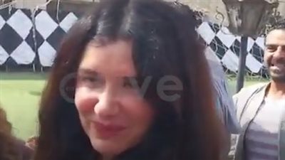 غادة عادل: منى زكي ممثلة جامدة.. وحرام اللي بيحصل فيها | فيديو
