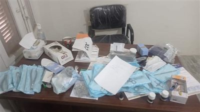  القصة الكاملة لضبط طالب كلية الأسنان عقب انتحاله صفة طبيب والنصب على المواطنين بسوهاج |صور