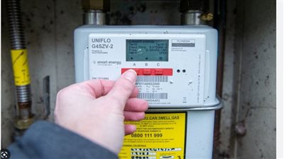  وزير الخزانة البريطاني يعتزم تمديد برنامج دعم فواتير الطاقة لحماية المواطنين 