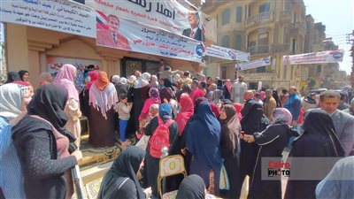 وسط تكدس وزحام المواطنين.. محافظ الغربية يفتتح معرض أهلا رمضان بمدينة كفر الزيات| بث مباشر 