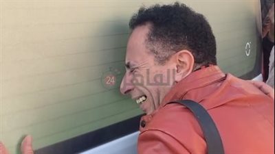  انهيار أحد أقارب شريفة فاضل في جنازتها بعد خروج الجثمان من المسجد