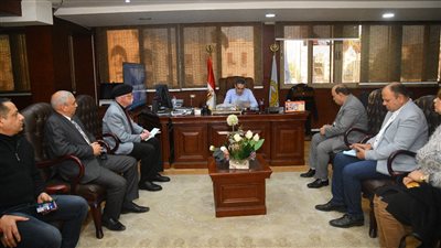 محافظ الغربية يناقش استعدادات شهر رمضان ويشدد على تكثيف الحملات اليومية