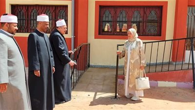 تنفيذًا لتوجيهات الإمام الأكبر.. مستشار شيخ الأزهر ورئيس قطاع المعاهد يتفقَّدان مجمع معاهد أبو سمبل بأسوان