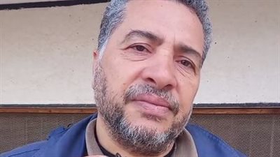 شاب يتبرع لشقيقه الأكبر بكليتِه في أسيوط.. ووالدهما: مترددش لحظة عشان ينقذ حياته | بث مباشر