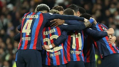 4 لاعبين مهددين بالإيقاف مع برشلونة خلال الكلاسيكو