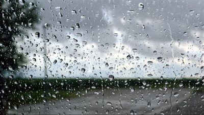 طقس اليوم.. توقعات بسقوط أمطار خفيفة وانخفاض درجات الحرارة ليلًا | بث مباشر