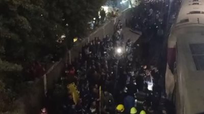 تواصل أعمال الإنقاذ لانتشال مصابين أسفل قطار رمسيس منوف | بث مباشر