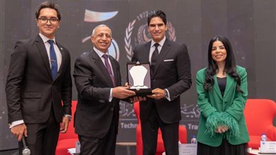 من العلمين الجديدة.. الأكاديمية العربية للعلوم والتكنولوجيا تكرم النائب أحمد أبو هشيمة لدعمه الشباب