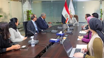 وزيرة البيئة تبحث آخر مستجدات الاستثمار في شهادات الكربون الطوعية 