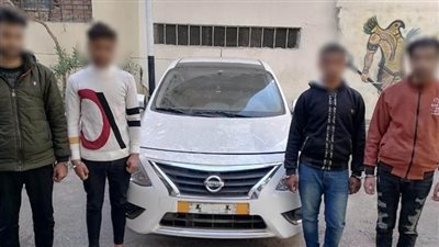 ضبط المتهمين بسرقة سيارة تاكسي والتعدي على قائدها في الإسكندرية