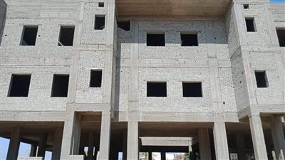 رئيس مركز أبوقرقاص يتابع تنفيذ مشروعات حياة كريمة بقرية أبيوها