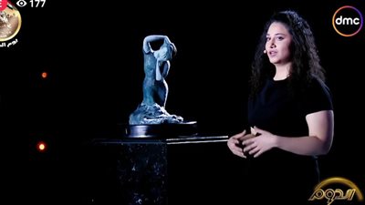 متسابقة الدوم ياسمين أيمن تجسد معاناة متضرري زلزال سوريا بـ تمثال