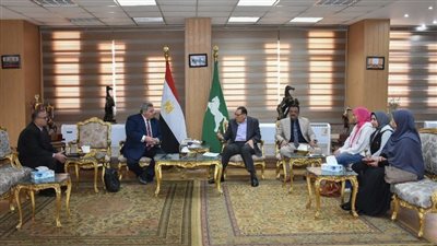 محافظ الشرقية يلتقي وفدًا من مركز المعلومات ودعم اتخاذ القرار بمجلس الوزراء