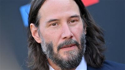 كيانو ريفرز يعلق على وضع اسمه على بكتيريا قاتلة للفطريات