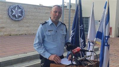 عزل قائد شرطة تل أبيب بدعوى إثارة الفوضى في إسرائيل والتعاون مع المحتجين