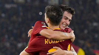 روما يفوز على ريال سوسييداد بهدفين ويضع قدما في ربع نهائي الدوري الأوروبي