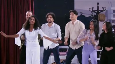 بالغناء والرقص والاستعراض.. متسابقو فئة التمثيل يبهرون لجنة تحكيم الدوم بمشهد جماعي