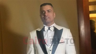 حسن شاكوش في حفل زفافه: لغيت لمراتي فيس بوك وإنستجرام 