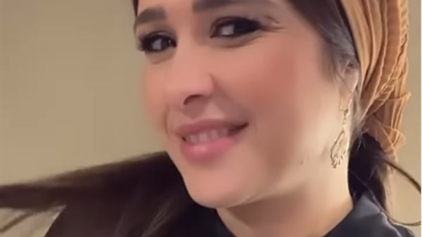 ياسمين عبد العزيز