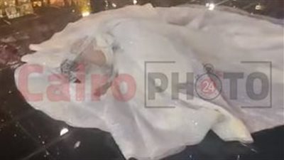 بعد سجود زوجة حسن شاكوش بفستان مكشوف الصدر.. داعية إسلامي: بلا خيبة ووكسة والفلوس تعمل أكتر من كده