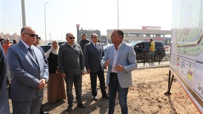 محافظ القاهرة يتفقد أعمال إنشاء حديقة موقف الحي العاشر بمدينة نصر على مساحة 5 أفدنة 