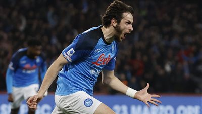 كفاراتسخيليا على أعتاب الانتقال إلى باريس سان جيرمان 