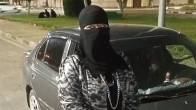 أول سواقة دليفري بالإسماعيلية.. قصة كفاح أرملة شابة: جوزي مات وسابلي 3 أطفال | بث مباشر