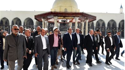 رئيس الوزراء يتابع أعمال تطوير ساحة مسجد عمرو بن العاص ومشروع سور مجرى العيون
