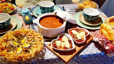 جدول أكلات رمضان بالصور وخطوات التحضير.. أصناف كثيرة تغنيكِ عن التفكير 