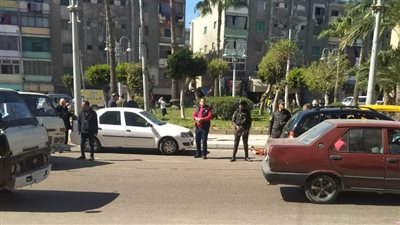 خلافات عائلية.. وفاة شخص على يد آخر بالطريق العام في بالإسكندرية