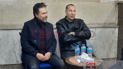 محمد رياض وأحمد سلامة وطارق النهري يقدمون واجب العزاء في وفاة شقيق ياسر صادق | صور