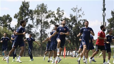 الأهلي يخوض مرانًا صباحيًا قبل السفر إلى الكاميرون لمواجهة القطن