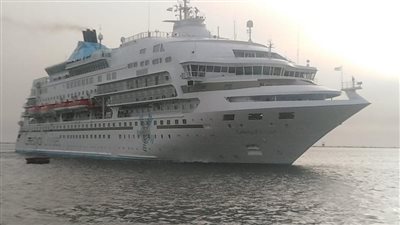 ميناء بورسعيد السياحي يستقبل السفينة كريستال السماوية واليخت Harmony v | صور 