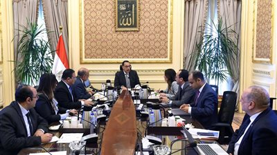 رئيس الوزراء يتابع أداء الشركة القابضة للصناعات المعدنية والشركات التابعة لها