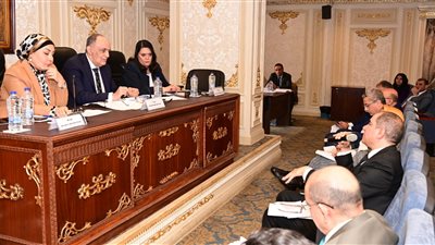 مشروعات النواب ترجئ الموافقة النهائية على مشروع قانون عربات الطعام