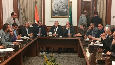 بعد لقاء البلشي ويونس وكامل.. رئيس الوفد يقرر صرف 300 جنيه علاوة غلاء المعيشة للصحفيين