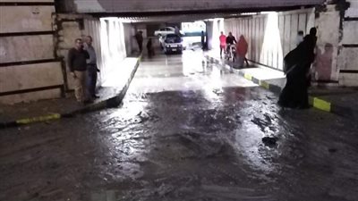 بعد غرقها.. شفط مياه الأمطار من أنفاق وشوارع مدينة بنها بالقليوبية | صور