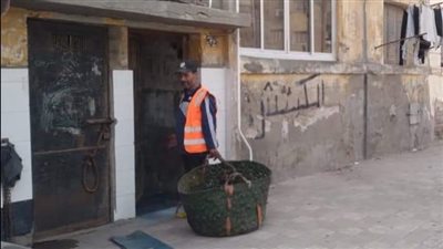 منظومة الجمع المنزلي للقمامة تُغطي 10 مناطق من حي المناخ ببورسعيد