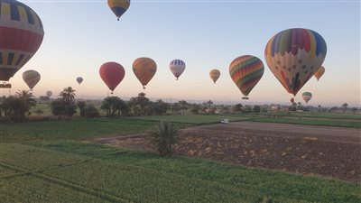 غدًا إلغاء رحلات تحليق البالون الطائر بسماء الأقصر بسبب الرياح
