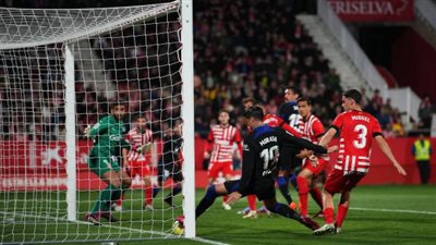 أتلتيكو مدريد يخطف فوزا مثيرا من جيرونا في الدوري الإسباني