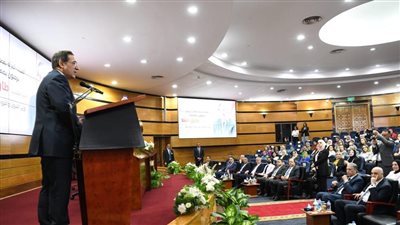 وزير البترول: القطاع يشهد وجود سيدات وقائدات متميزات يثرين العمل بجهدهن الدؤوب