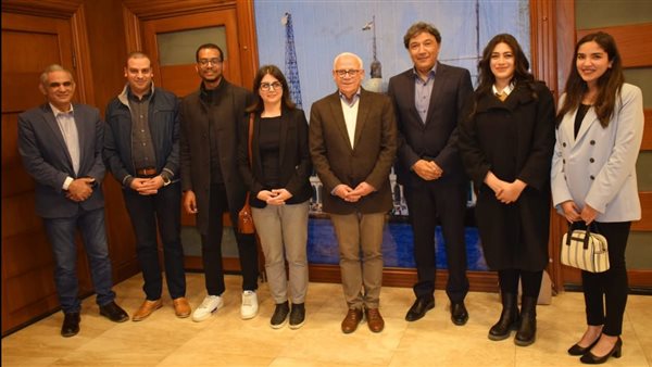 محافظ بورسعيد يستقبل