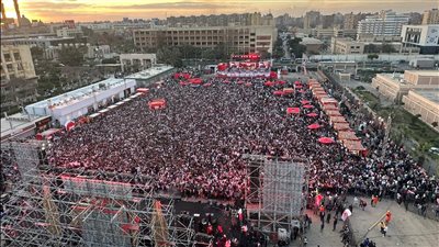 حضره عشرات الآلاف.. طلاب جامعة عين شمس يشيدون بتنظيم حفل المطرب أحمد سعد | صور